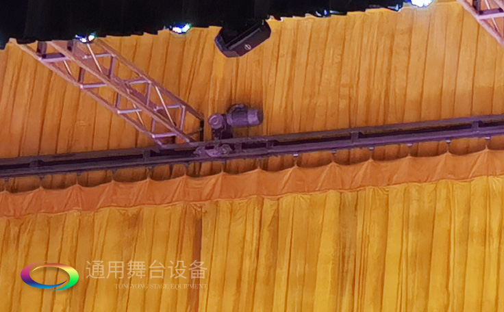 舞臺阻燃幕布除了有效阻燃，還有哪些作用性能？