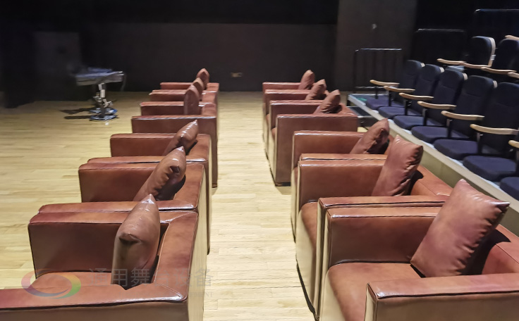 夯實(shí)城市文化產(chǎn)業(yè)基礎(chǔ)，提升城市文化內(nèi)涵！泰州通用舞臺(tái)阻燃幕布承接羊城南湖劇院項(xiàng)目順利完工！