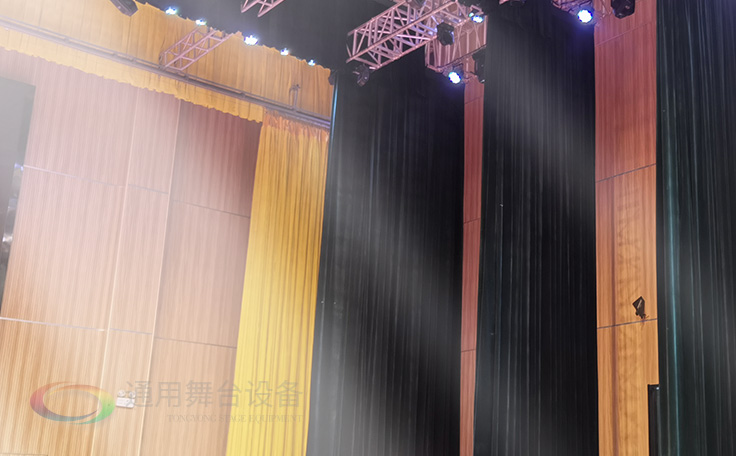 舞臺阻燃幕布技術(shù)升級，安全與創(chuàng)新并重
